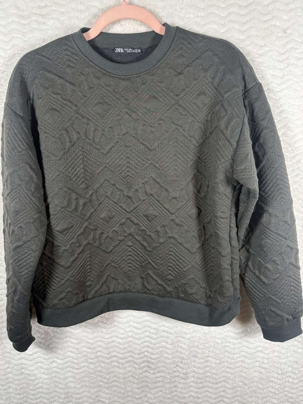 ZARA Textured Crewneck Sweater - Dark Olive. Lil puff detail to it 🤩🧡